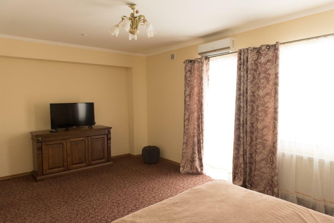 Hotel Korona Kolybayevka Экстерьер фото
