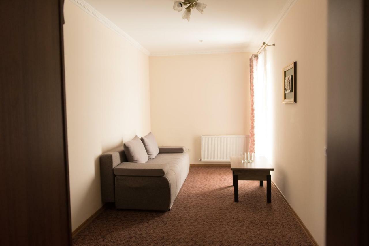 Hotel Korona Kolybayevka Экстерьер фото
